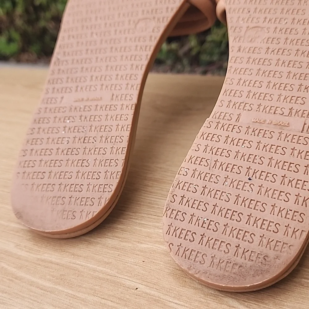 Tkees beige/tan slide Size 7 - Picture 9 of 10